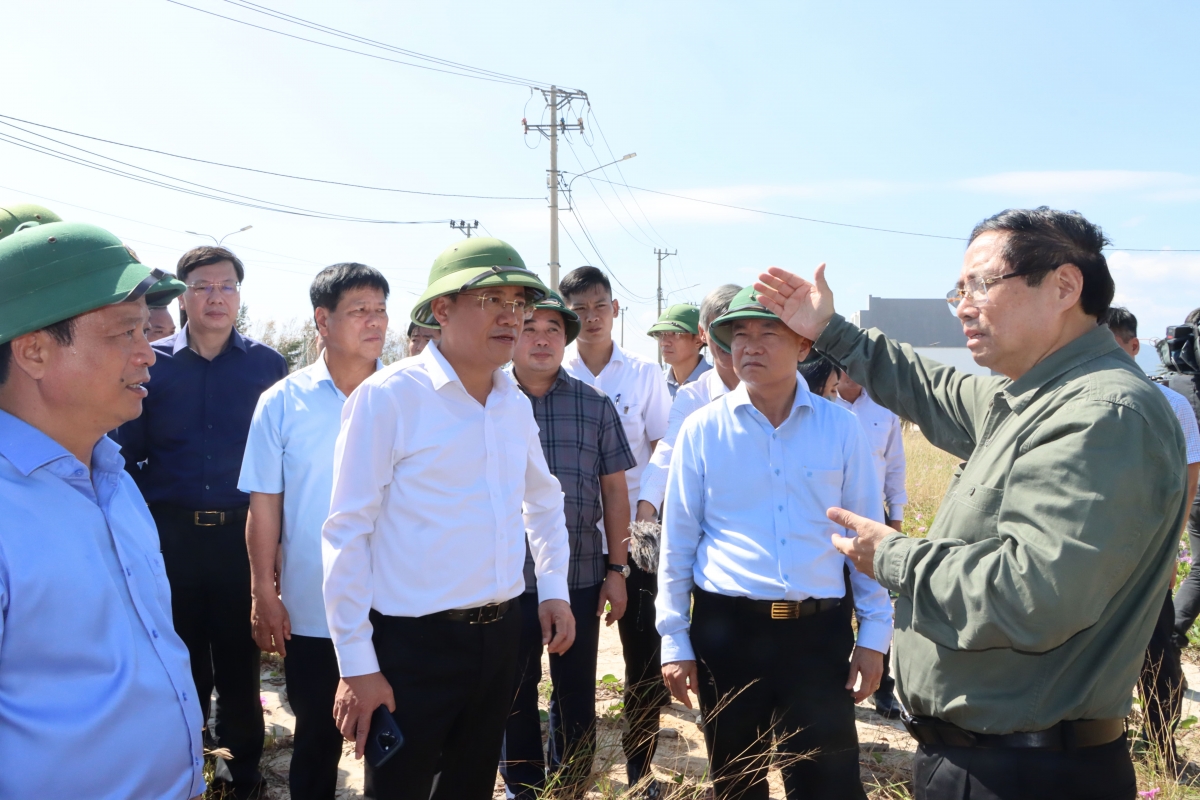 
Thủ tướng ồng Phạm Minh Chính lòt sền tiah ơm kis pa sàh Đề Gi, càr Gia Lai