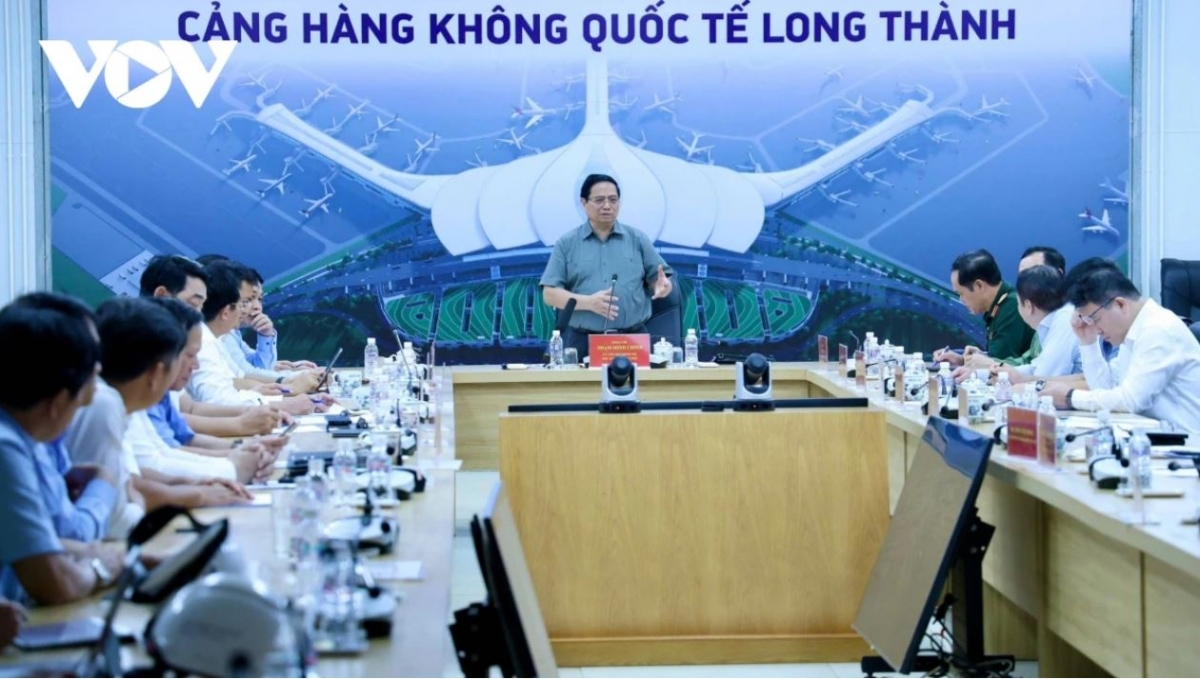 Thủ tướng Chính phủ Phạm Minh Chính uănh năl nău nchrăp kan ƀư  tach ndeh păr lam ntur neh Long Thành, Đồng Nai.