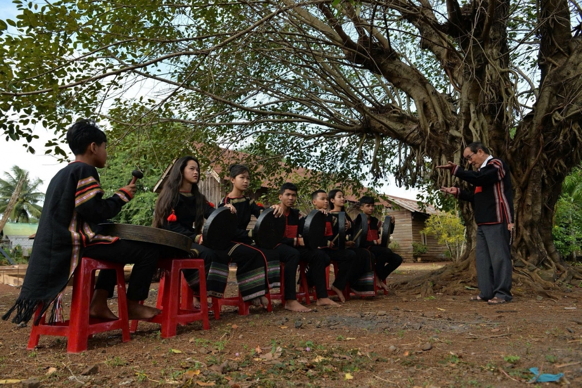 Lòt nhơl mpồl bơtiàn, lòt nhơl tơlir pơn jăt tai gơhòi gơ jà năc lòt nhơl tus Tây Nguyên – Đah jum tàm gùl lơgar