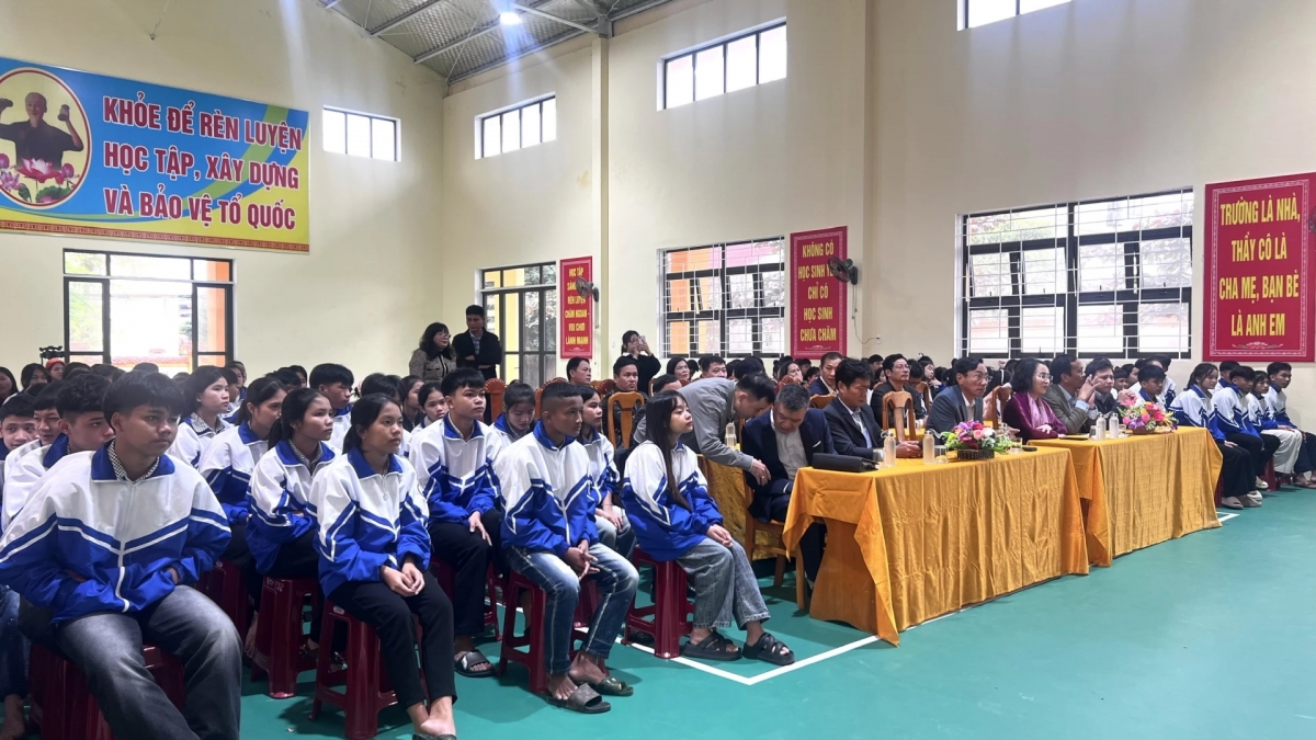 Đại biểu tham dự chương trình - Ảnh: H.T