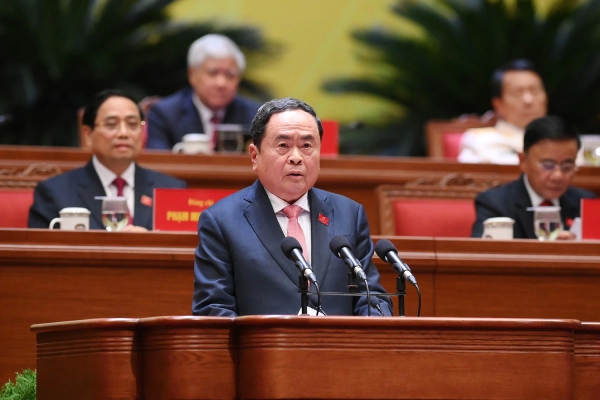 Đồng chí Trần Thanh Mẫn thay mặt Đoàn Chủ tịch báo cáo kết quả bầu Bộ Chính trị, Tổng Bí thư, Ban Bí thư, Ủy ban Kiểm tra Trung ương, Chủ nhiệm Ủy ban Kiểm tra Trung ương khóa XIV.