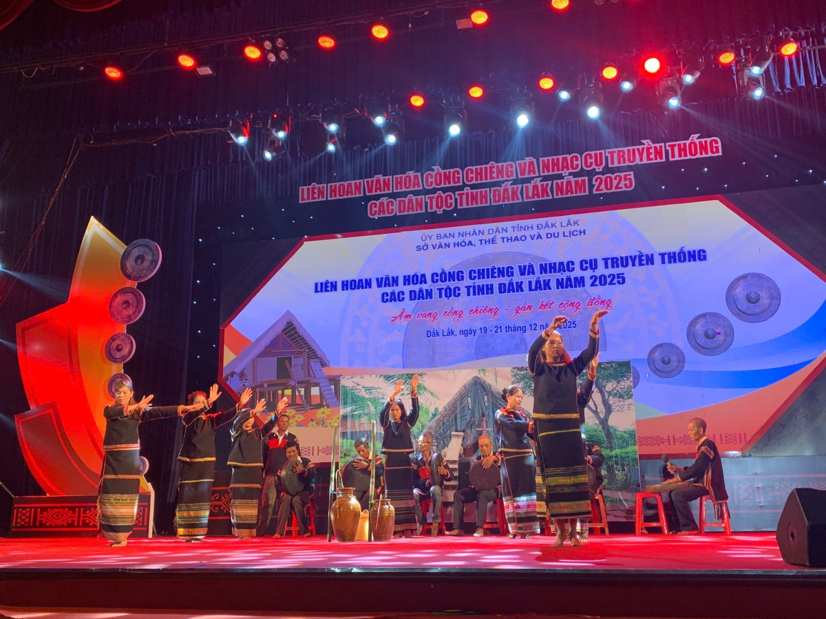 
Tam ya jà ñô tơrnờm bơh kòn cau Rơđê dê geh lơh tơngŏ wơl tàm mpràp