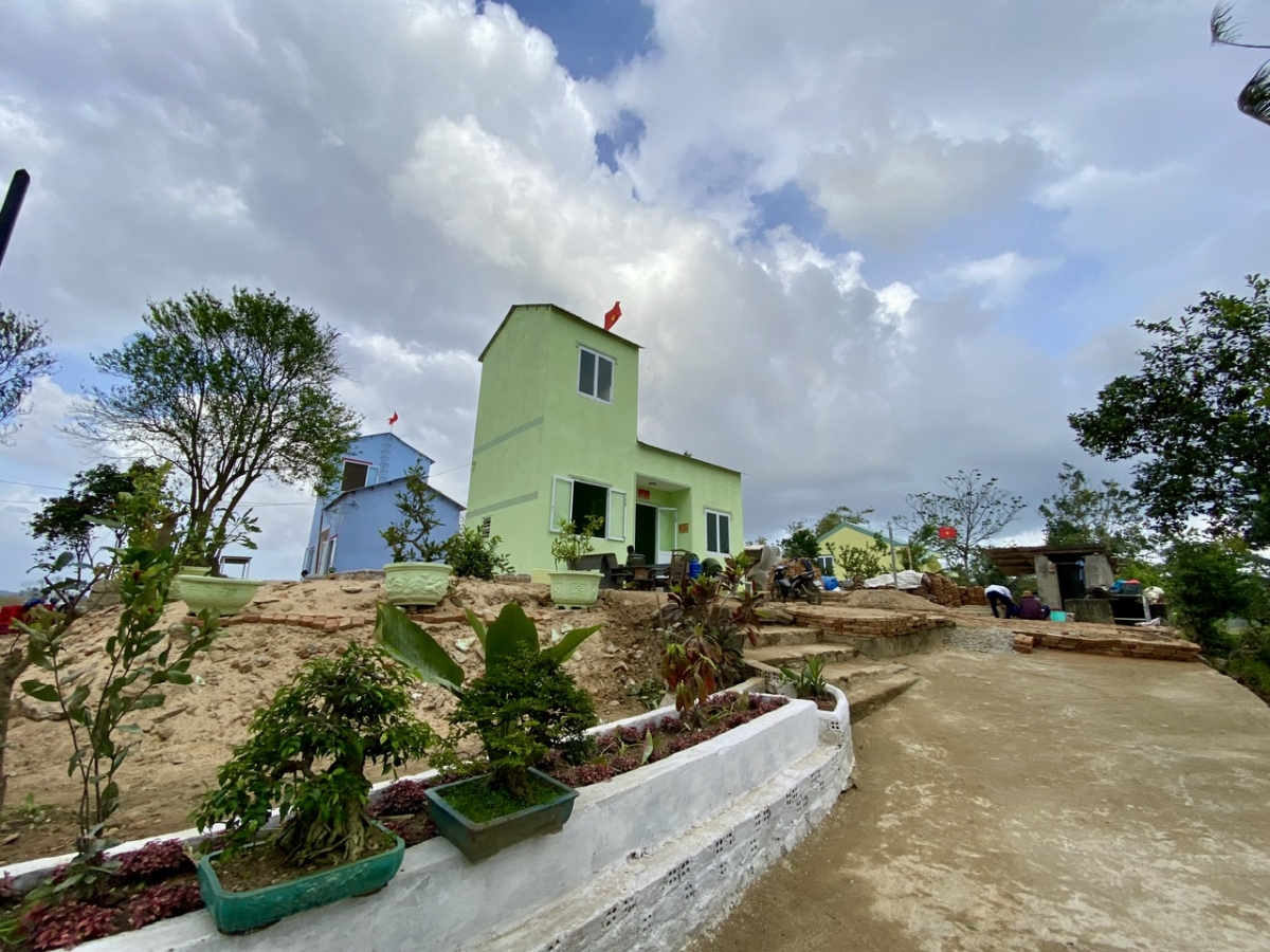 
Quân khu 5 hlôi pơm đang păng pơjao 96 tŏ hnam lơ̆m “Tơdrong jang Quang Trung"  tơ̆ Đắk Lắk