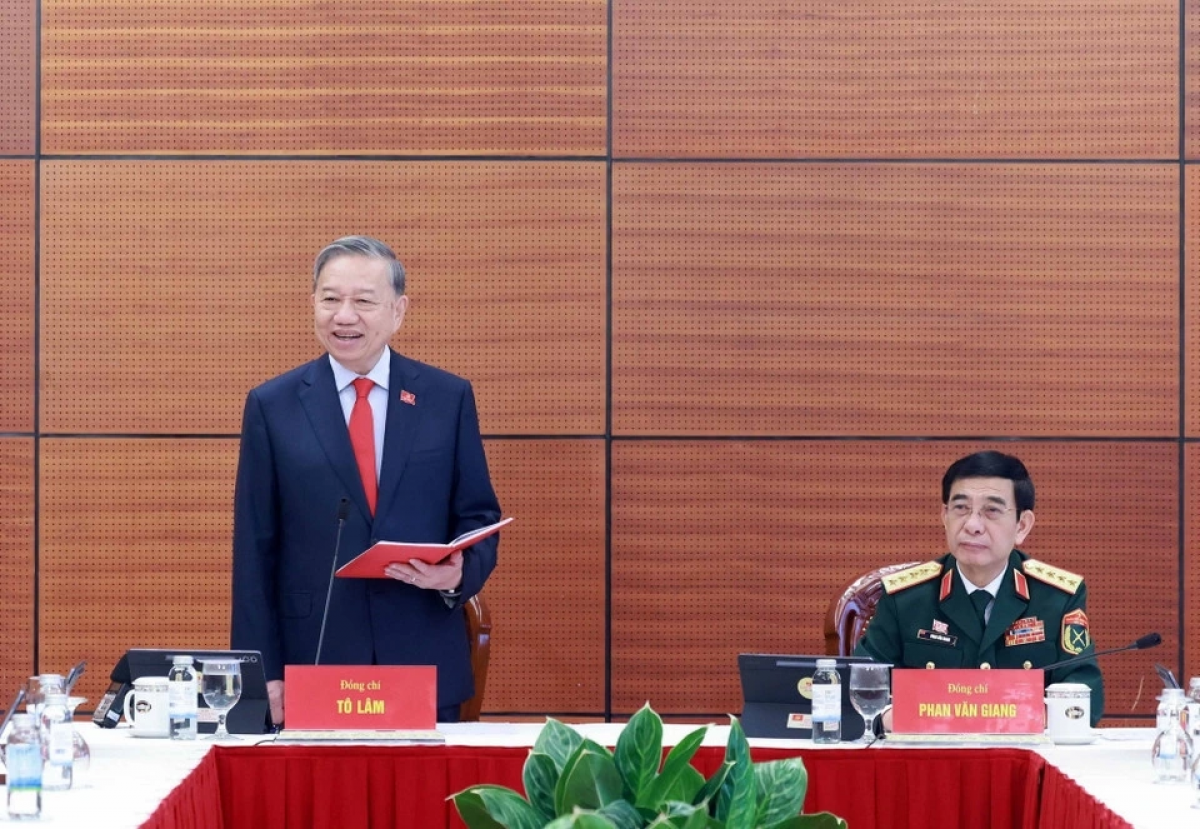 Bơngai tang măt pơma nuh tơ̆ Hnam hôp găh dôm Hla ar kăl đei tơroi lơ̆m Hop akŏm