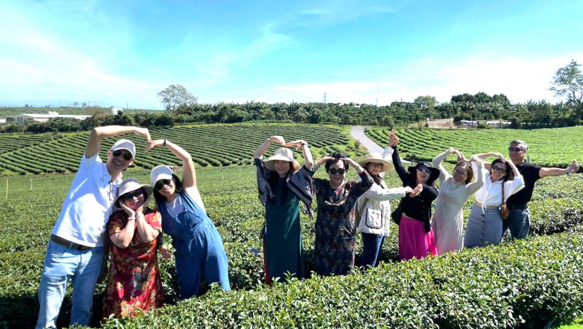 Năc lòt nhơl kờñ ngan sền gŏ ù tiah grồi cê tàm Lâm Đồng