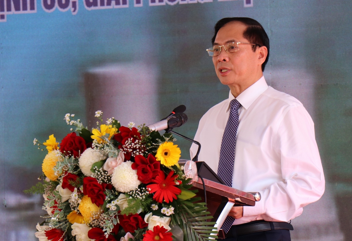 
Phŏ Thủ tướng teh đak bơ̆n Bùi Thanh Sơn pơma ah Lêh pơtơm ming man