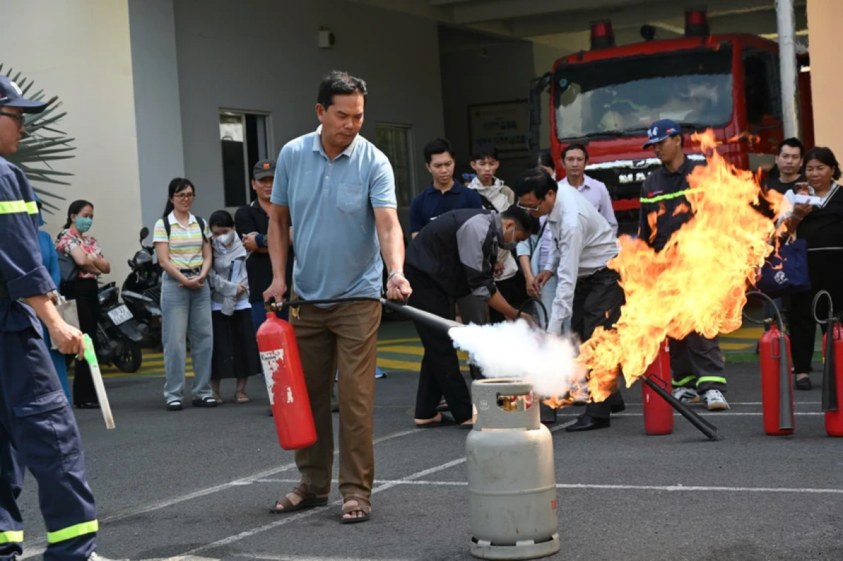 Rahra brei ngak njauk dom adat ka caga saong padam apui ghuah mbang piah plaih taong bhat