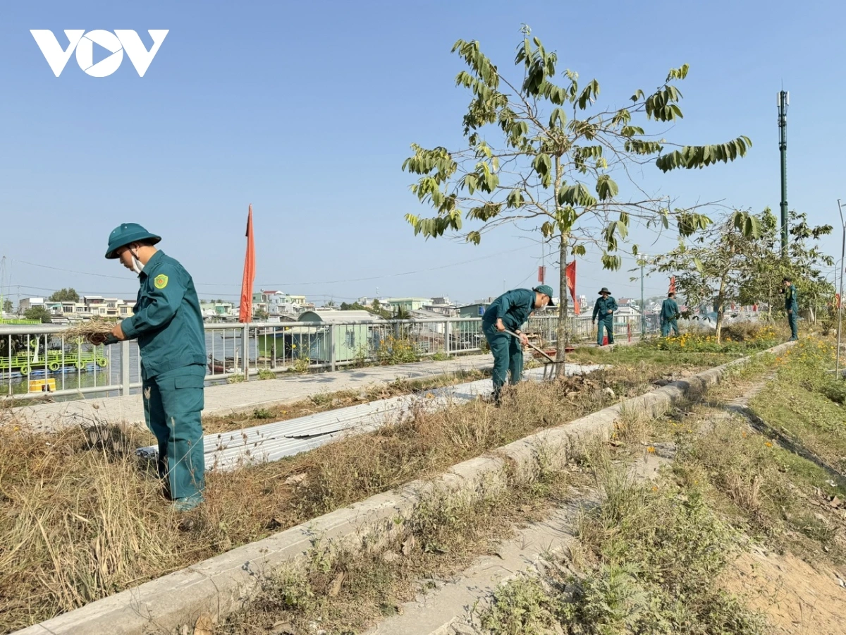 Dom kapol lin jeng tabiak ngak hacih, sang ka phun kayau, pala bangu di bein bangu meng ar ribaong Cái Răng tal Ba Láng