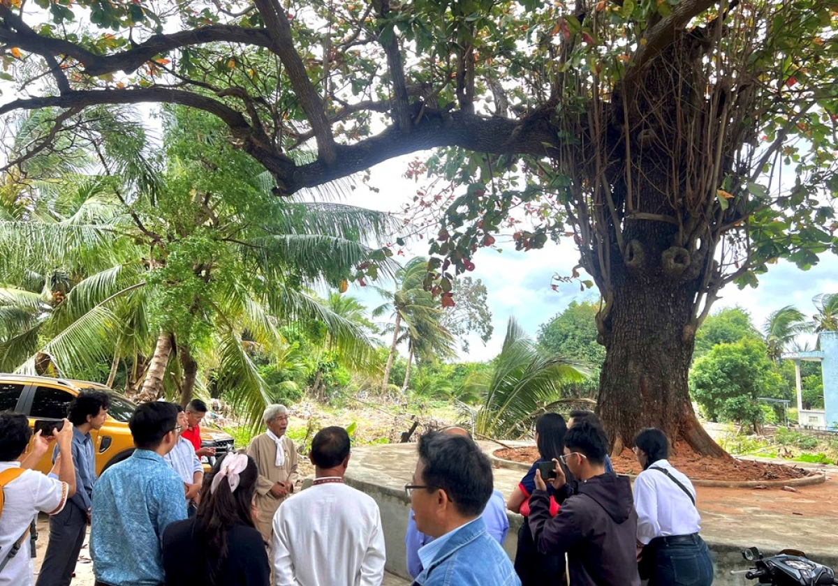 Dom urang lambaok vakil nao rivang bein phun jru cavao di urang Cam