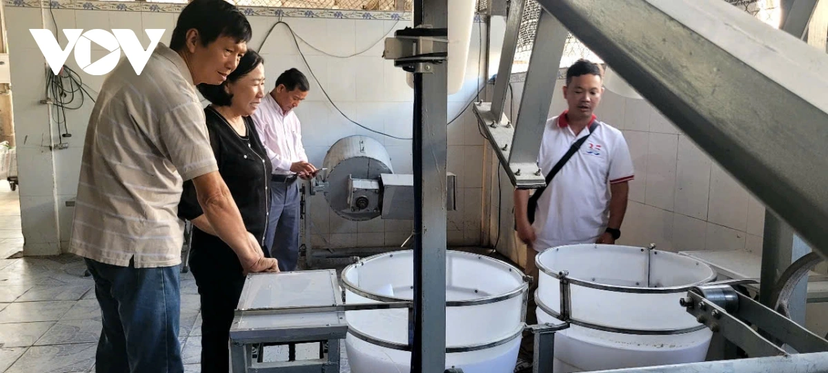 Sa labik ngak tapei bong meteh ngak kong di xa Cái Bè hu buh jien tame ndap nda kaya, janraik bahrau