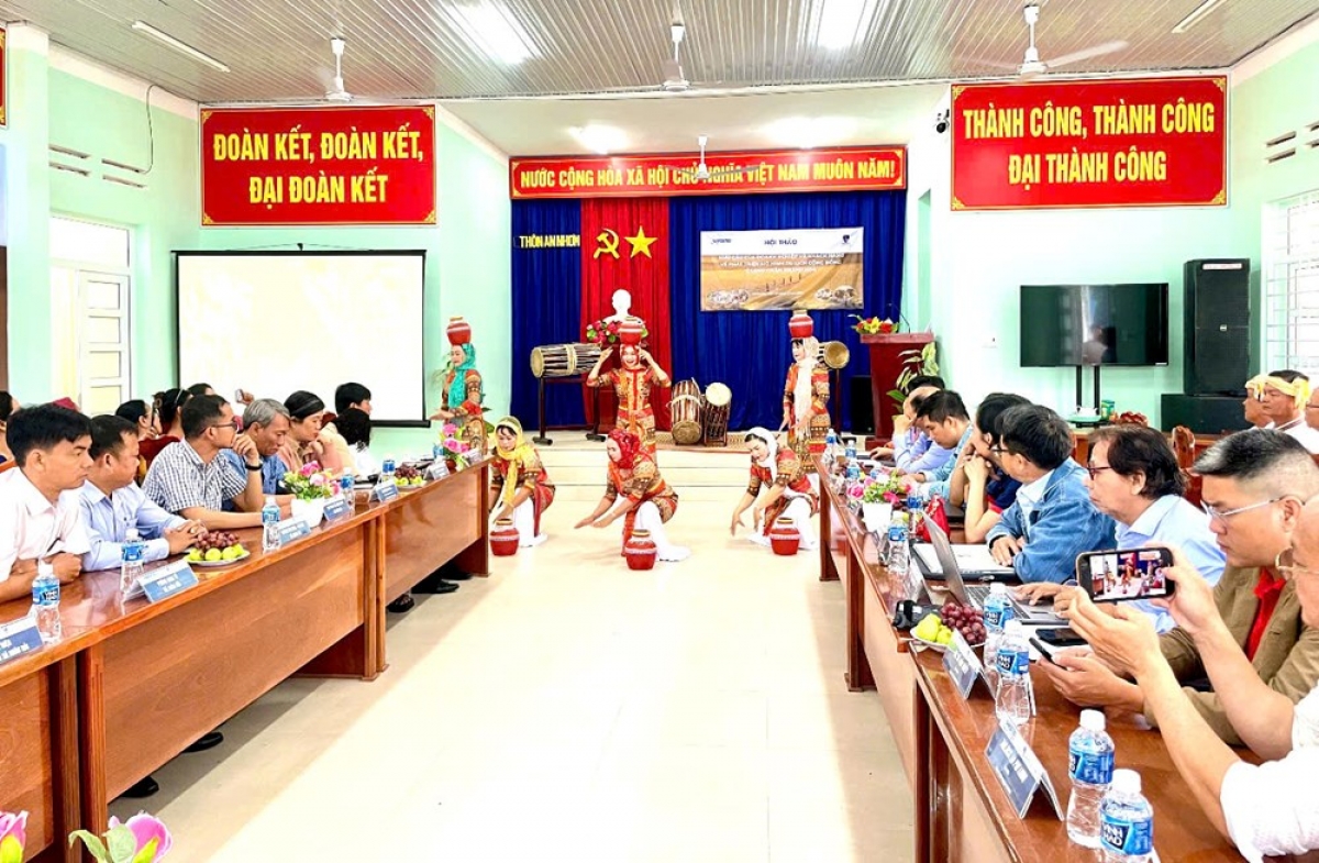 Tamia Cam dalam mbang nyaom biai