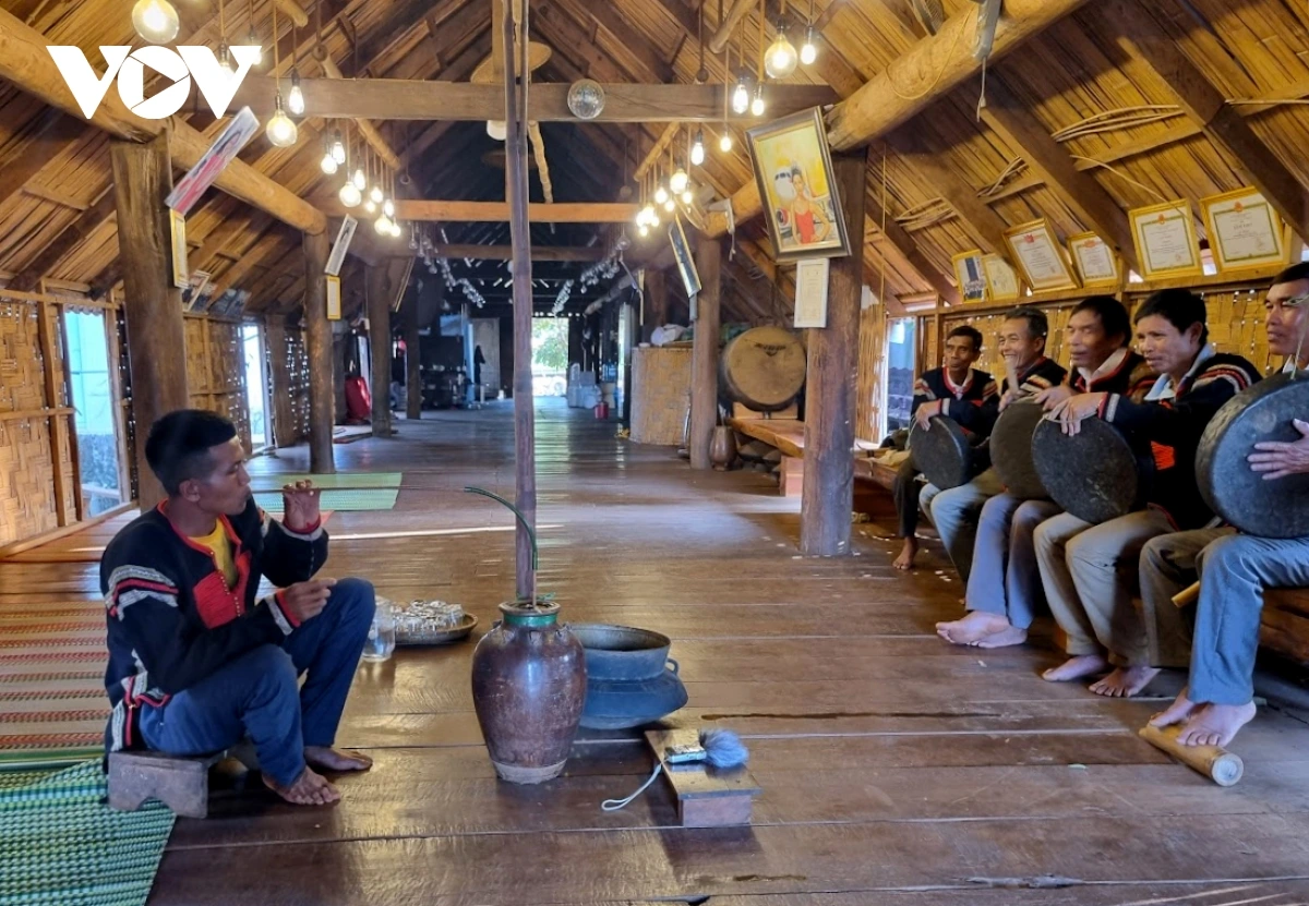 Sap yava kong caing saong dom adat bhap bini dak harei dak hu pamedeih dalam raidiuk di dom mbon palei