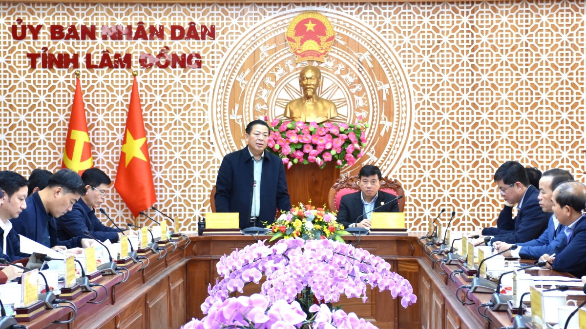 
Kơdră tơm vei lăng ming man Trần Hồng Minh pơma nơ̆r pơtho lơ̆m jơ bơ̆ jang