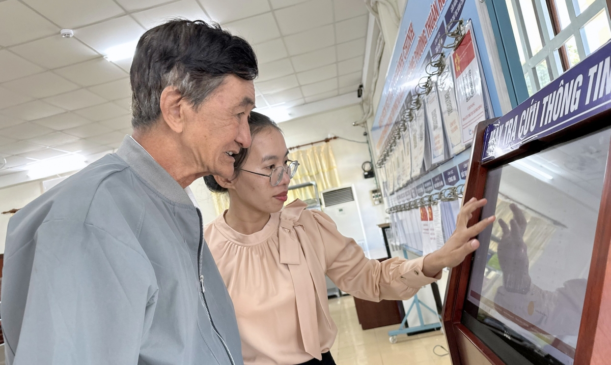 Cần Thơ nghiên cứu ứng dụng trí tuệ nhân tạo hỗ trợ người dân thực hiện thủ tục hành chính