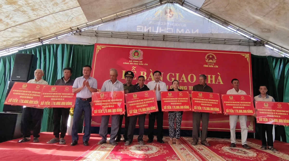 Kwang àng càr Dăk Lăk lơh gơs broă lơh niam wơl mờ lơh pa 176 nơm hìu tàm “Broă lơh Quang Trung”