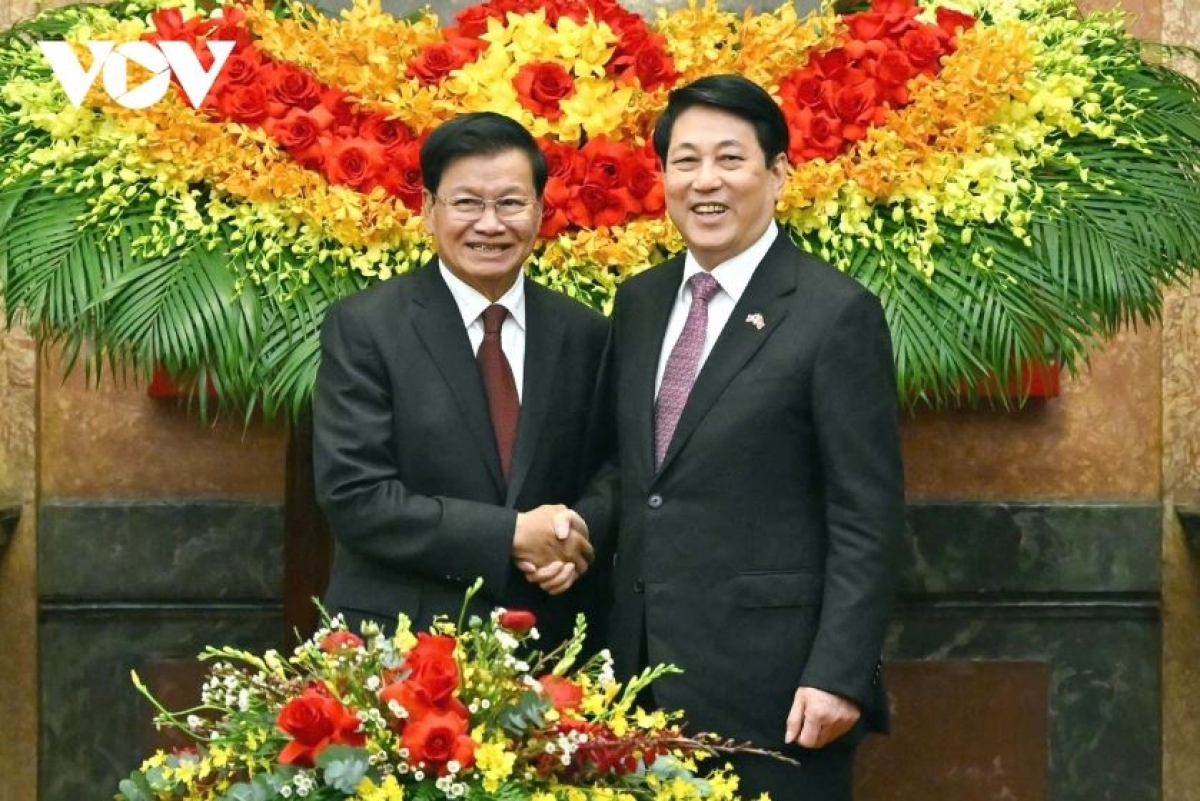 Củ tịc lơgar ồng Lương Cường mờ Tổng Ƀí thư, Củ tịc lơgar Lào ồng Thongloun Sisoulith