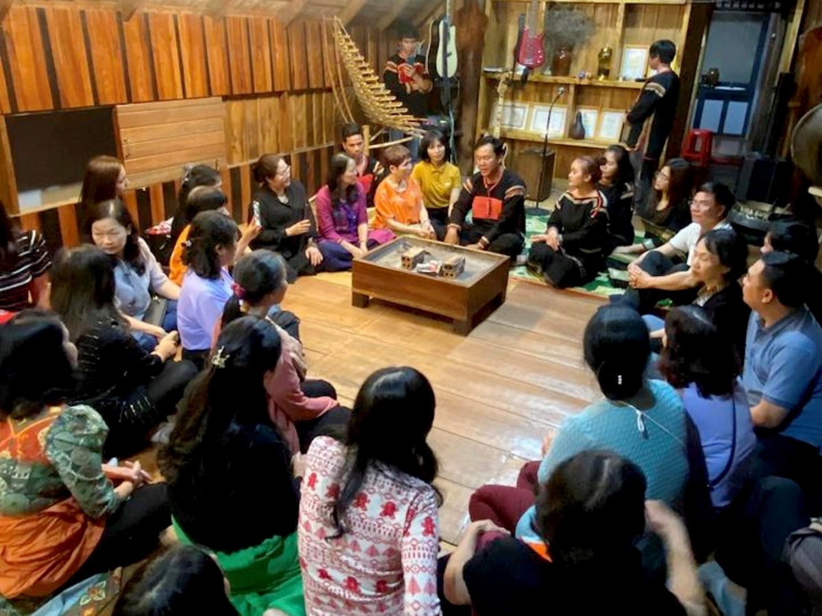 
Năc lòt nhơl kờñ ngan iăt yal yau kòn cau Rơđê tàm Dăk Lăk dê