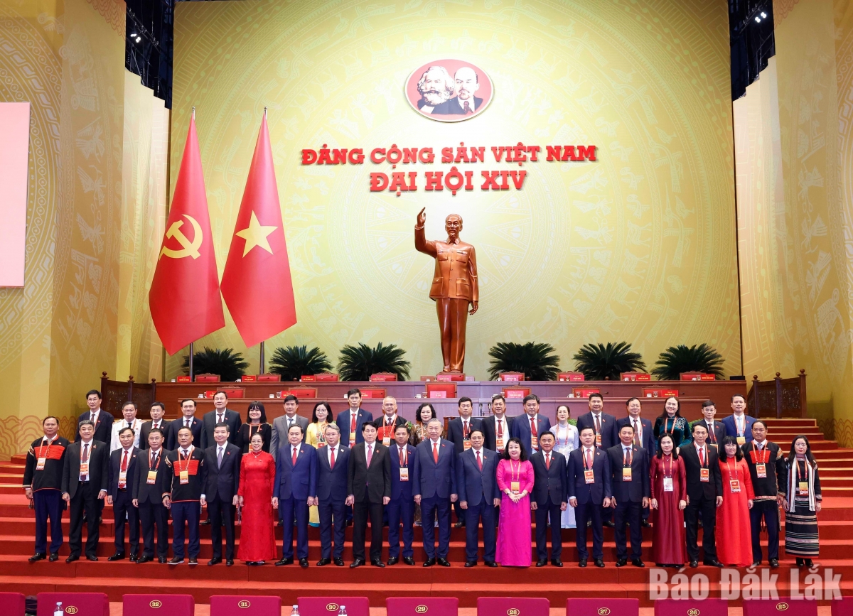 Kruanh Đảng, Ngih dak chŭp rup ndrel Mpôl đại biểu Đảng bộ n’gor Dak Lak
 