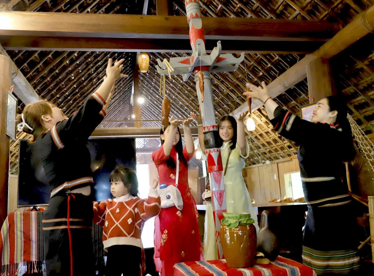 Dak Lak tă hdră mđĭ kyar dhar kreh hŏng răng kriê  mnơ̆ng kriê pioh, mđĭ kyar knhuah jăk siam Lăn Dap Kngư leh anăn pŏk ngă tŭ dưn kơ klei mđĭ kyar hiu čhưn ênguê.