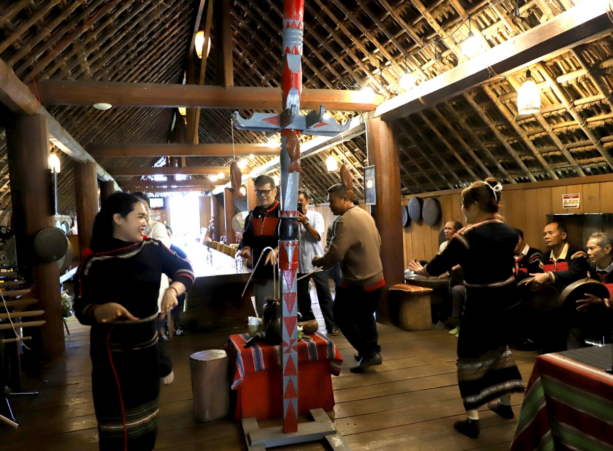 Jua čing, yŭ ayun suang hăng tơlơi ƀu-eng kơ ƀing tuai kiăng tuai nao ngui lu hloh pơ Dak Lăk