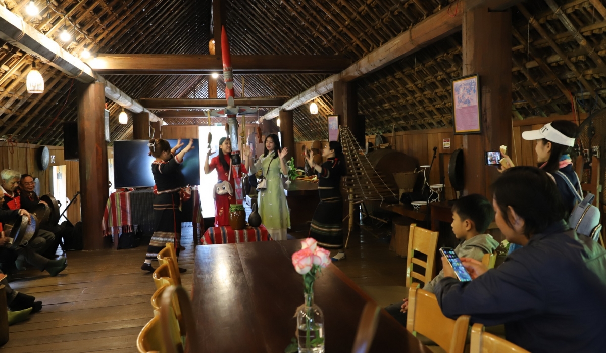 Mâu tơdroăng ki châ ngăn túa lĕm tro a Dak Lak châ tơkŭm po tiô hên tơdroăng