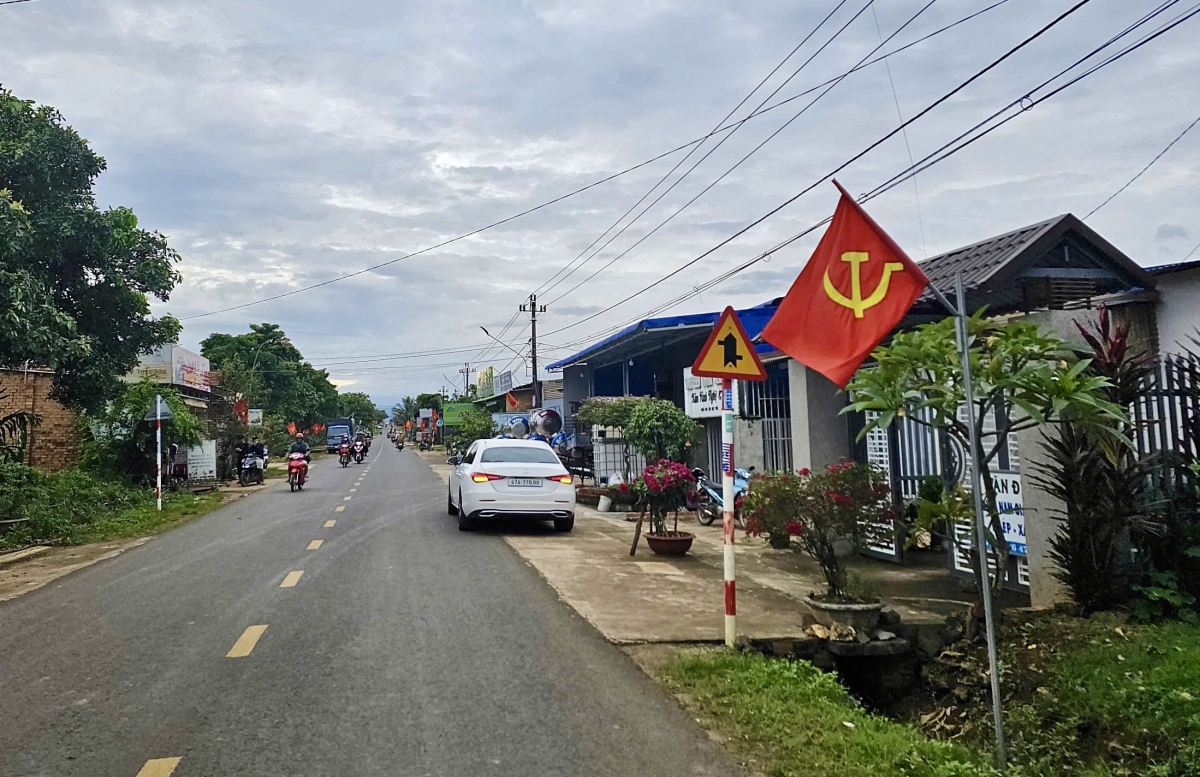 Uă gơl gùng tàm Dăk lăk geh lơh bơka tơlir, goh, niam mờ yồng bồng bi chờ gờm Pơrjum dờng Đảng