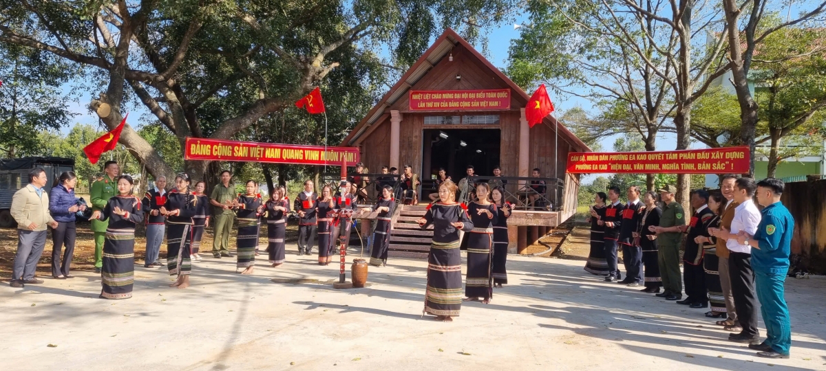 Ba Mnuih ƀuôn sang ƀuôn hgŭm Êa Kao kdŏ mmuñ kkuh mơak Klei bi kƀĭn