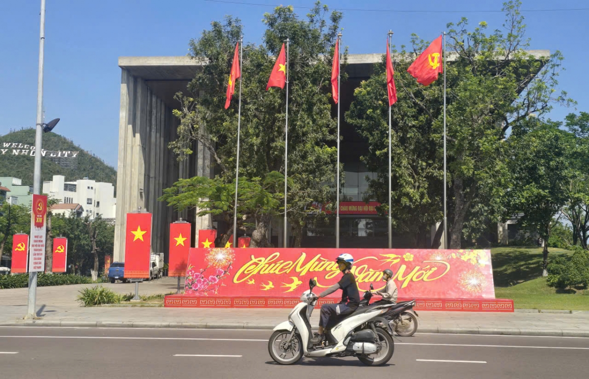 Quy Nhơn eăng lĕm hlá cơ a mâu troăng kơphô̆, hâk vâ chê troh Hneăng hôp roh má XIV dêi Đảng