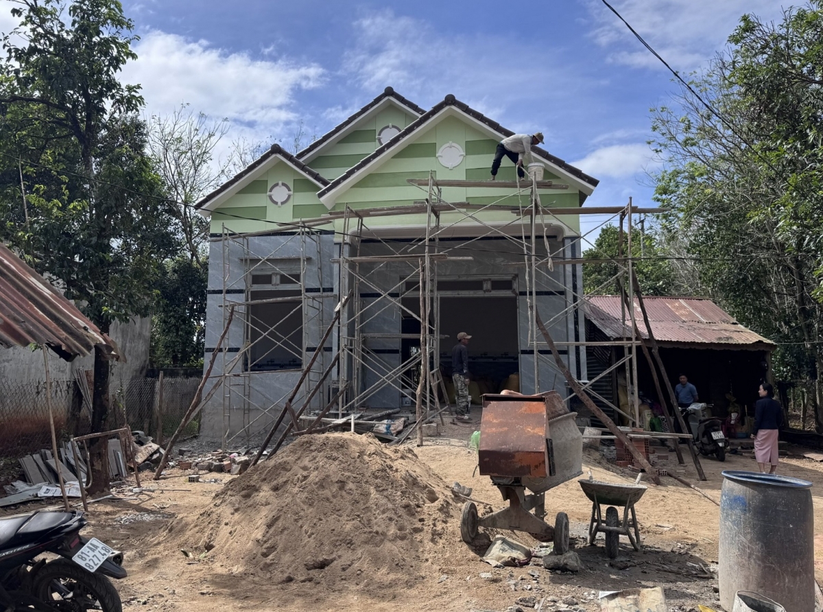 Mơ̆ng pla tơbâo, Ksor Bơt dưi man pơdong sang prong 1 klai prăk