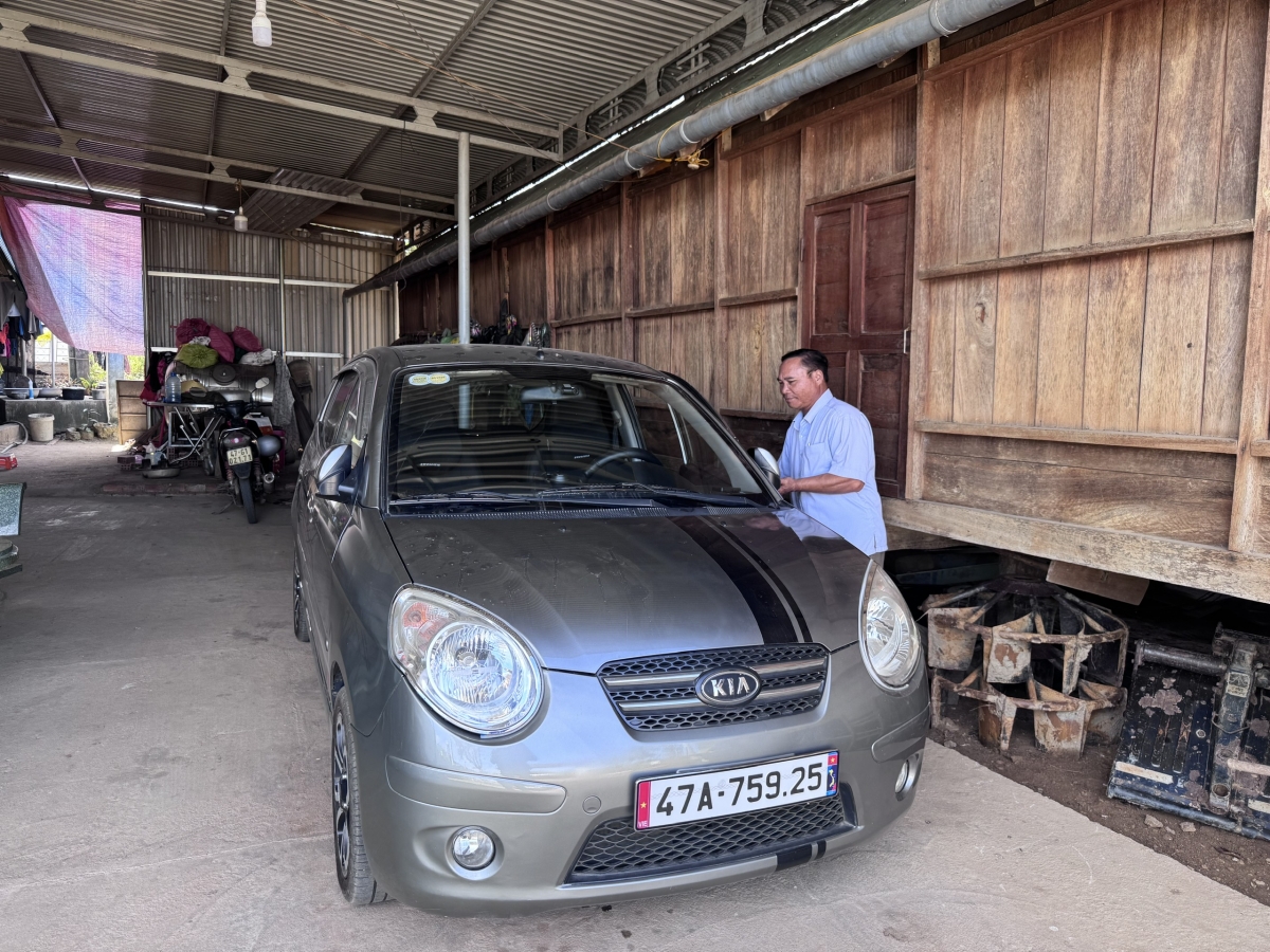 Troăng tơdjâ, troăng pơkâ dêi Đảng ƀă Tơnêi têa gum kuăn pơlê ai tơdroăng rêh ối phâi tơtô