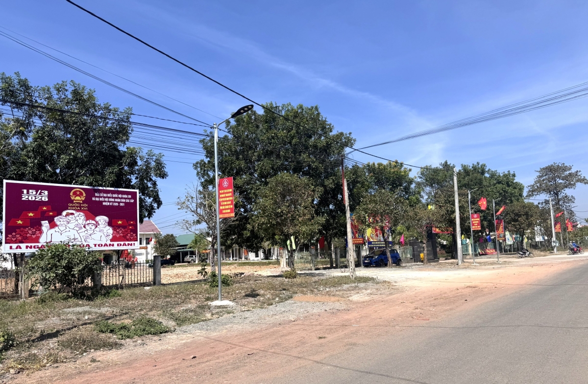 Pano dờng mblàng yal bè ngai tĕ khà cau ala mat Quôk hội khoă XVI mờ Mpồl duh broă làng bol ală kâp