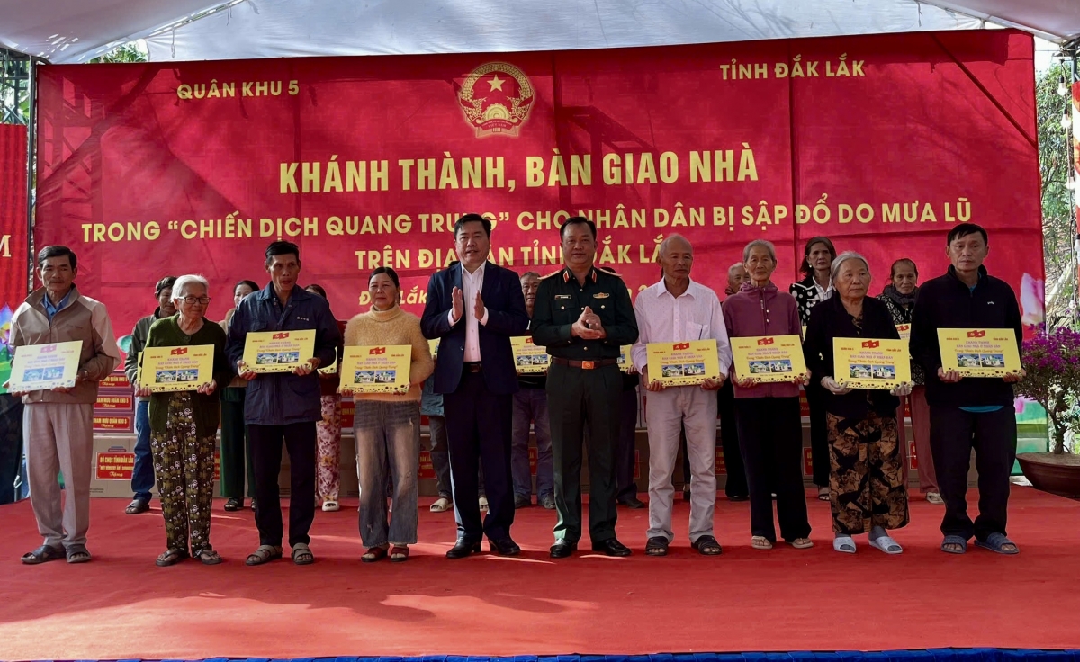 Quân khu 5 hŏ ƀư wat jêh n'hanh ndơ̆ jao 610 mblâm jay mhe tâm "Trong kan ndăng Quang Trung"