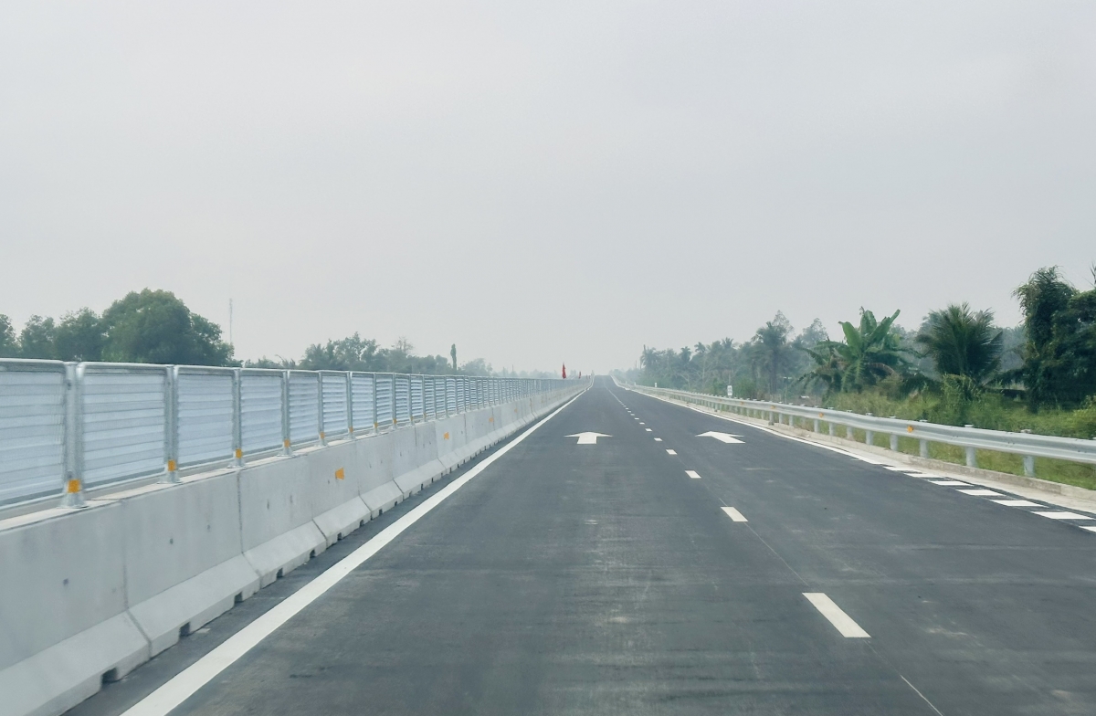 Hàng loạt tuyến cao tốc trọng điểm được triển khai và đưa vào khai thác