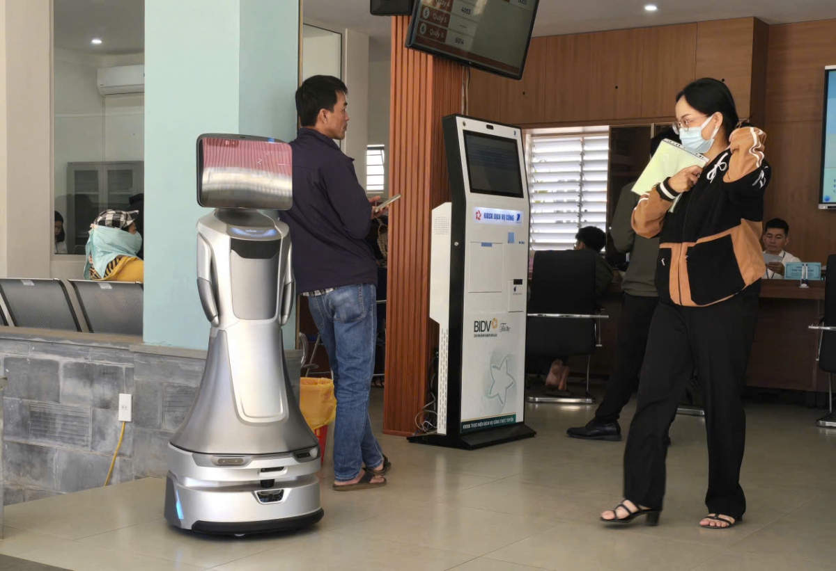 Robot AI tàm Anih tờ Drơng broă lơh sră nggal sơnah ƀòn Hội Phú, càr Gia Lai