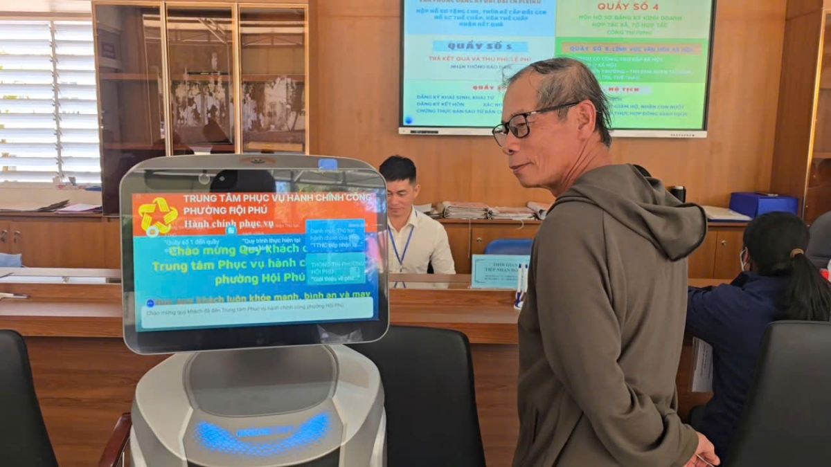 Robot AI hnê mơhno kuăn pơlê troh tíu pro mơ-éa