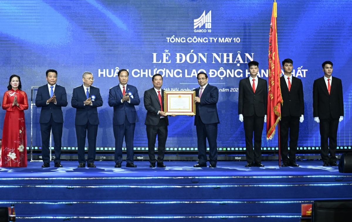 Khua dêh čar ơi Phạm Minh Chính jao Miđai Mă bruă hnơ̆ng mrô Sa kơ Phun kông ty Tơčoh sum ao mrô 10