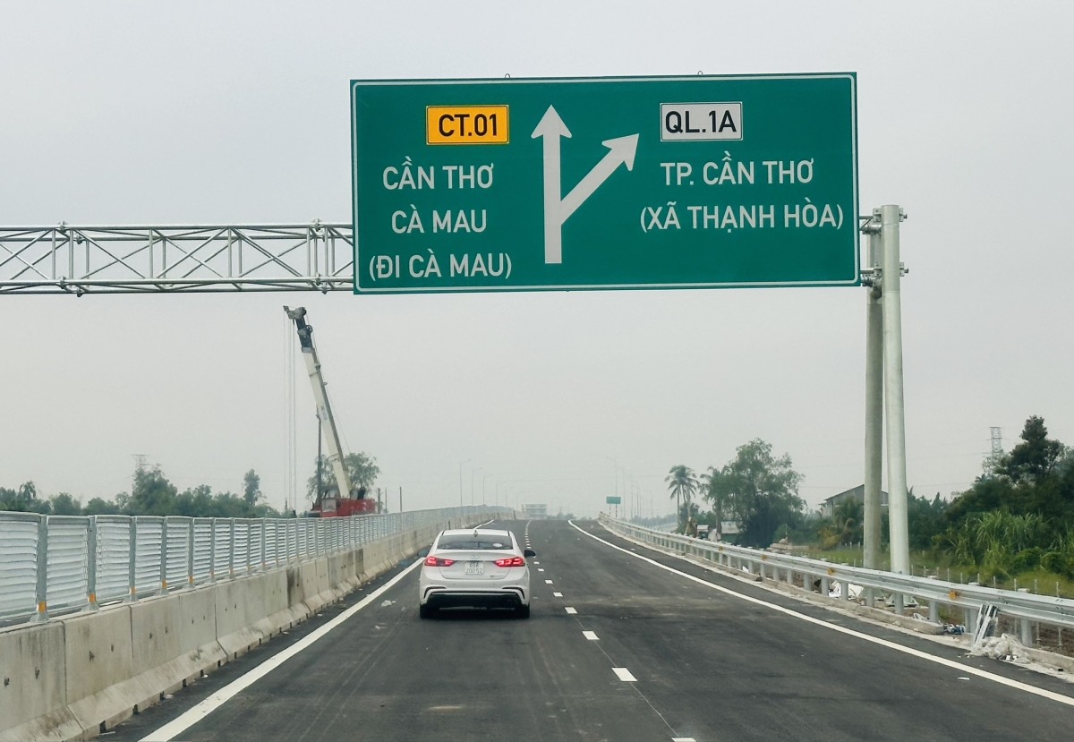 Trong nhiệm kỳ qua Đảng và Nhà nước đã ưu tiên nguồn lực để đầu tư hạ tầng giao thông chiến lược cho vùng Đồng bằng sông Cửu Long