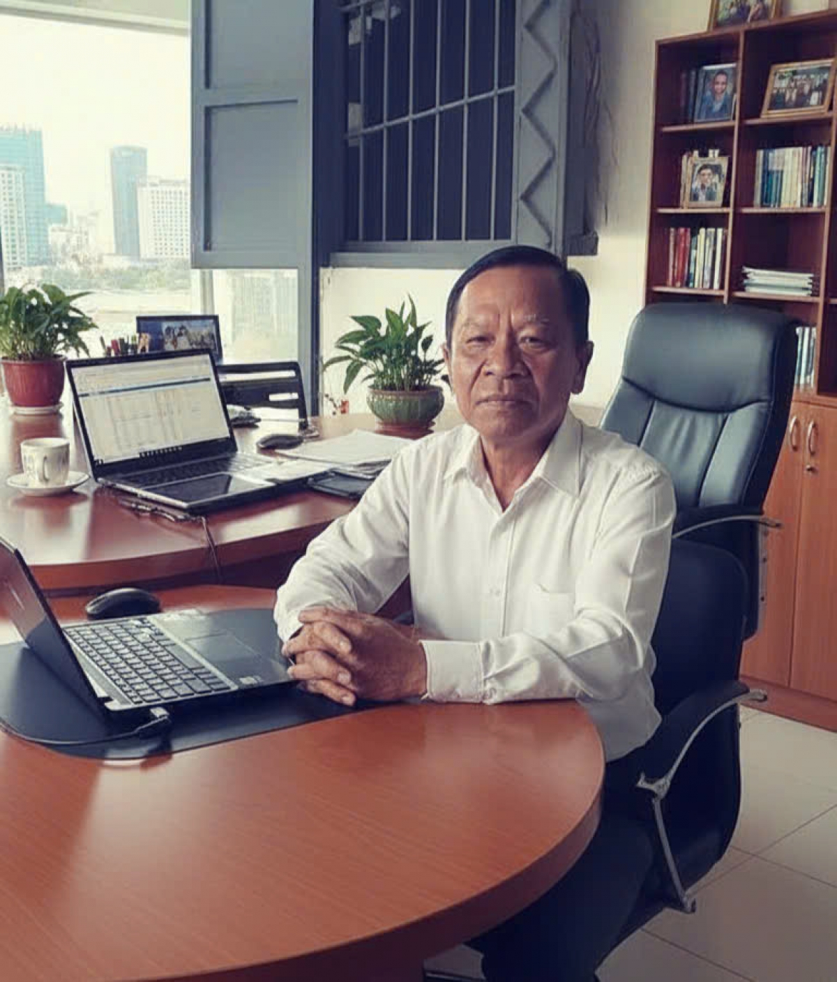 Ông Vi Ti Va Lay, Bí thư Chi bộ, kiêm trưởng khóm Phù Ly 1, phường Đông Thành, tỉnh Vĩnh Long.