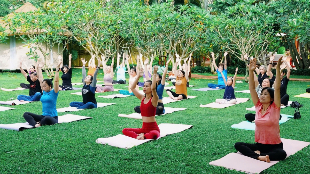 Lắng nghe tâm tư, tự "chữa lành" trong dịp nghỉ Tết dương lịch bằng dịch vụ Yoga tại Victoria Cần Thơ Resort