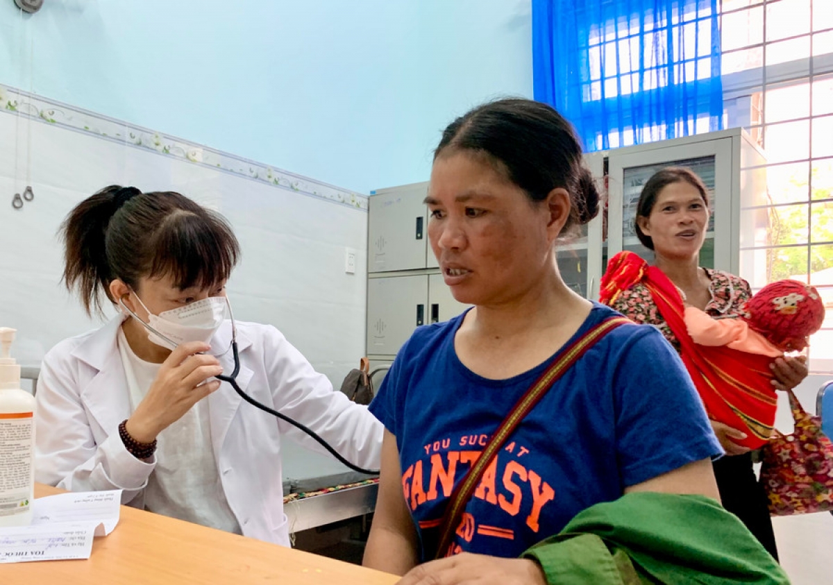 Klêi tơ’mot tơdjuôm cheăm, kal thế ‘no liăn ‘mâi pro hngêi pơkeăng cheăng rôe pơkeăng tơmeăm khăm pơlât tơniăn tung khăm pơlât ivá rôh apoăng ăm kuăn pơlê