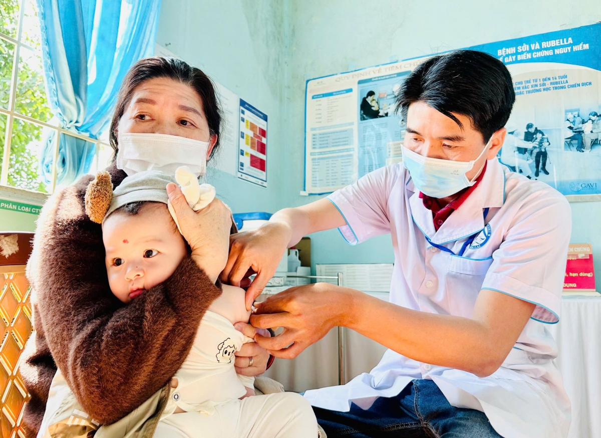 Cèng kòn dềt lòt cit vaccine jăt tơngai tàm hìu sơnơm sàh