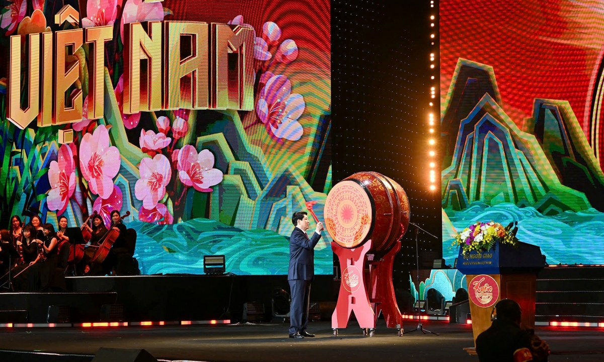         
Kơdră teh đak bơ̆n Lương Cường tôn hơgơ̆r pơtơm tơdrong akŏm sô̆ Puih mak 2026