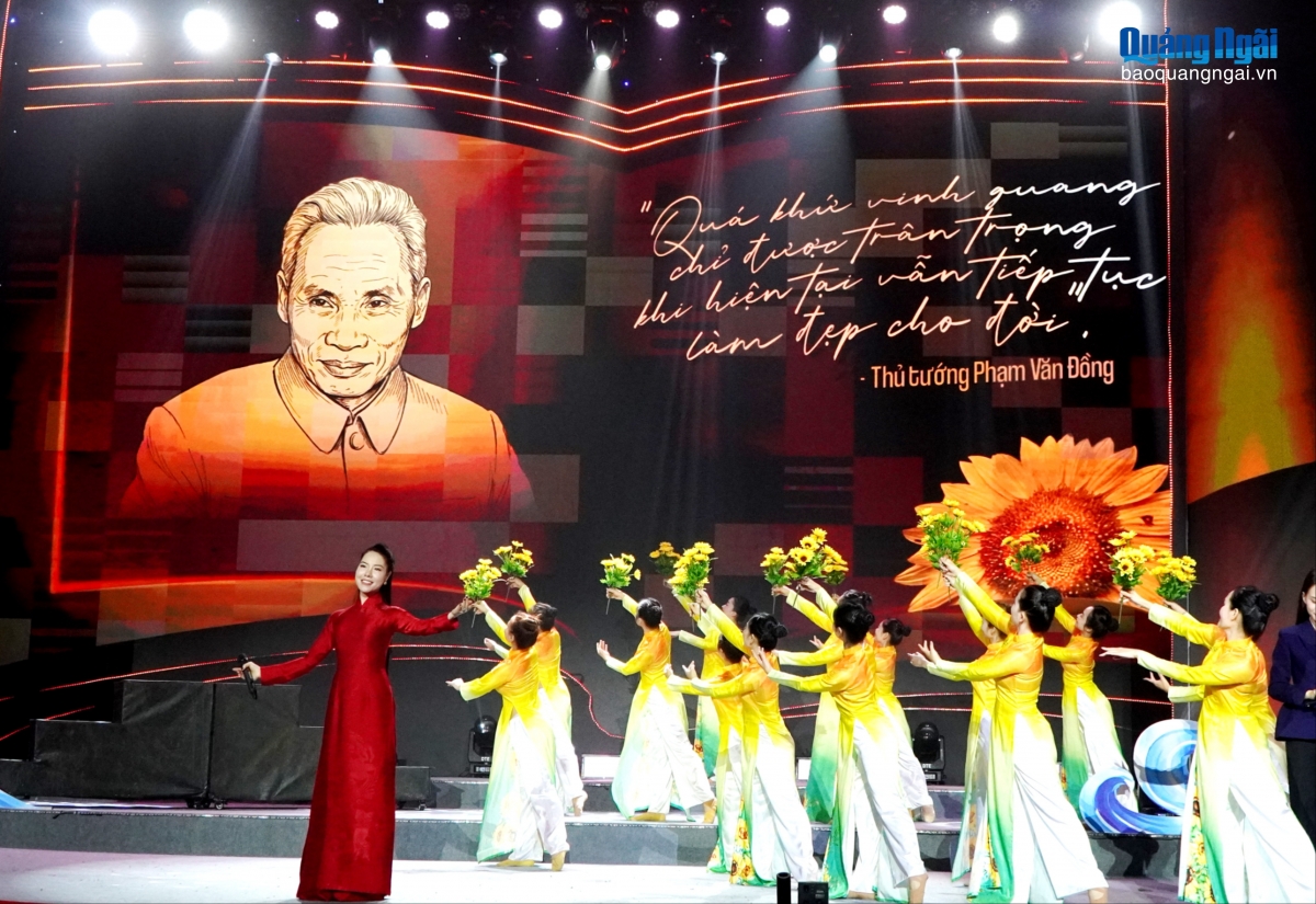 Một số tiết mục nghệ thuật của chương trình được trình diễn