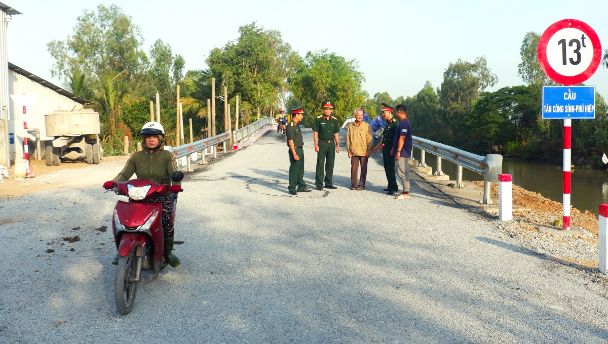 Cây cầu do Đoàn Kinh tế - Quốc phòng 959 triển khai trên địa bàn tỉnh Đồng Tháp