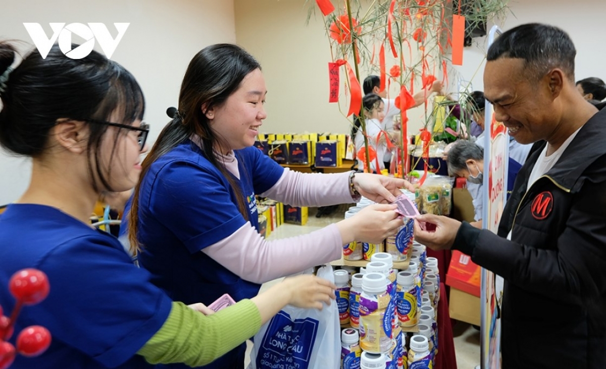 Bệnh nhân tham gia "Phiên chợ 0 đồng".