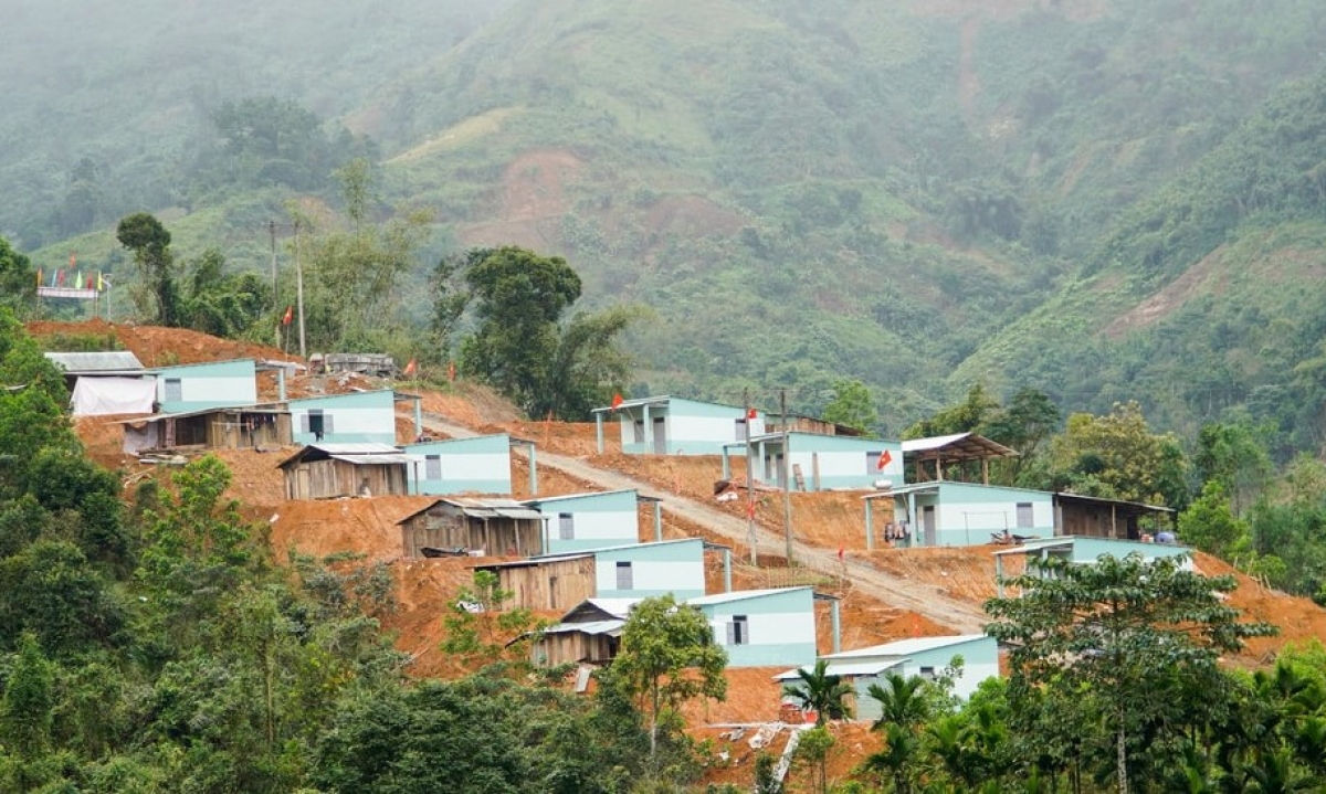 Đồng bào dân tộc thiểu số tại vùng đồng bào dân tộc thiểu số và miền núi Đà Nẵng được hỗ trợ đất đai.