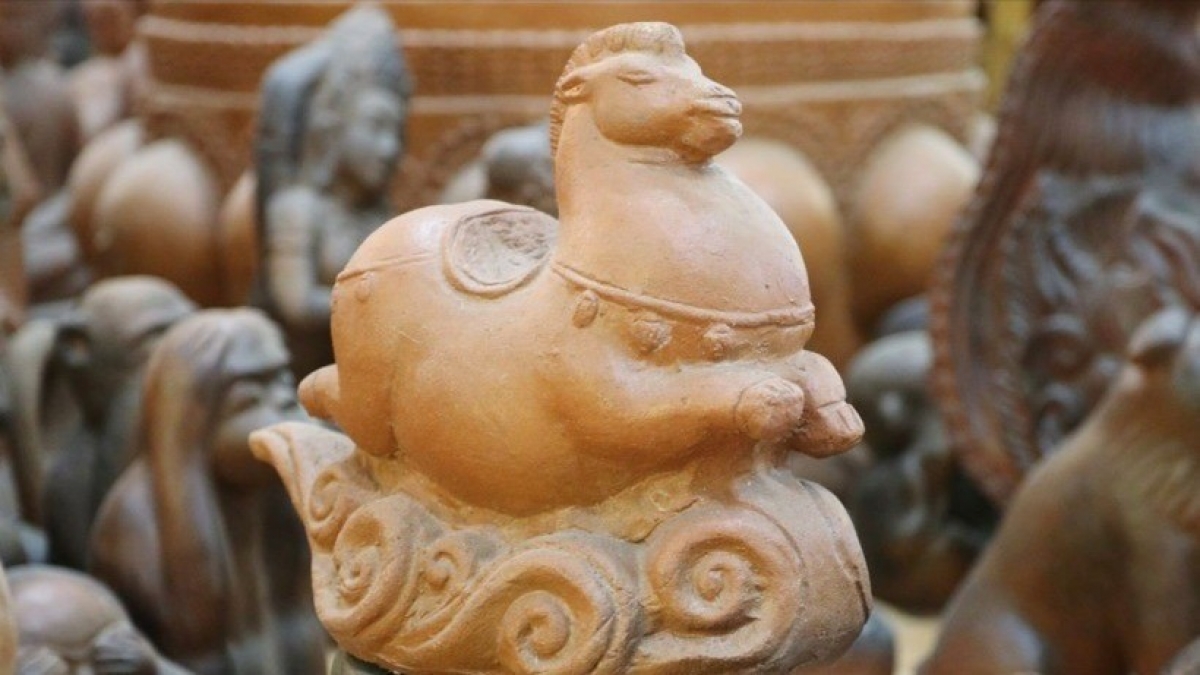 Anek athur ngak meng lan am di HTX lan Cam Hamu Craok