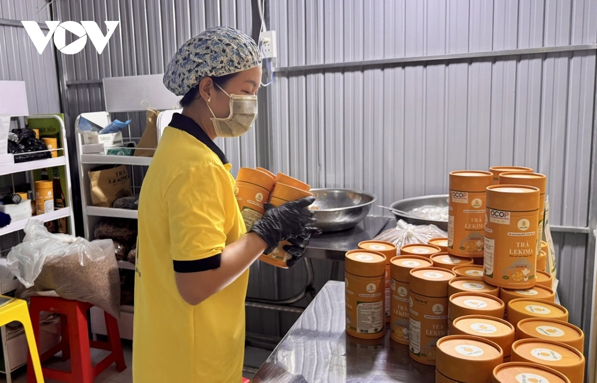 Kaya ia taiy janih arak gar bhap bini hu ngak meng baoh lê-ki-ma