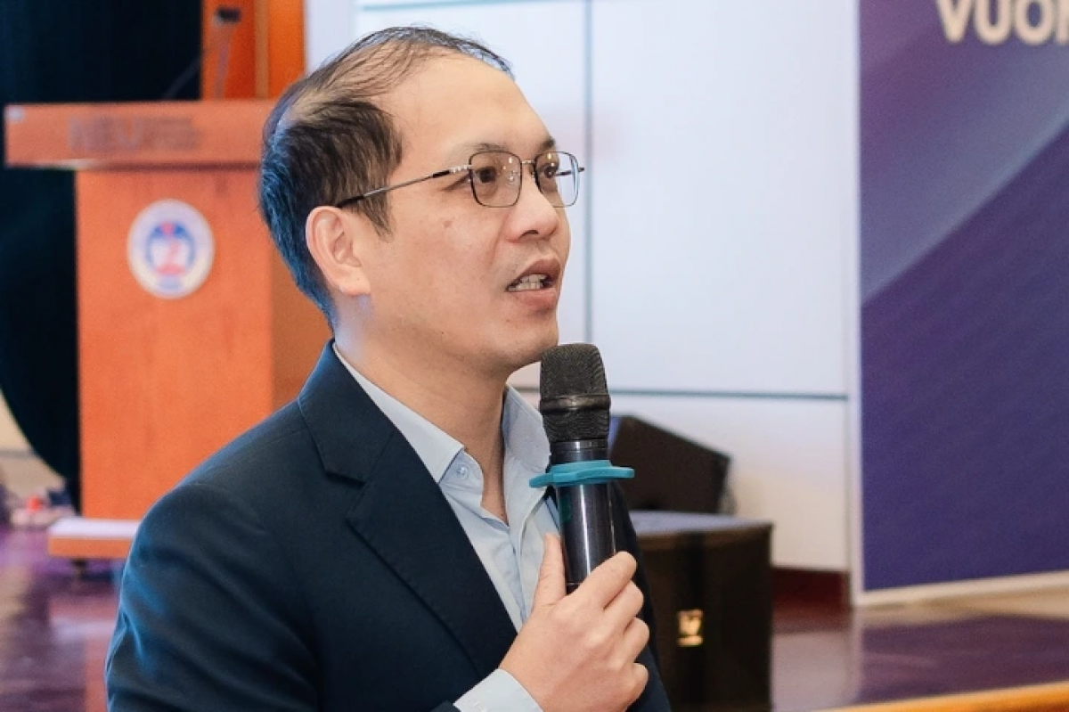 TS Lê Anh Đức - Akaok jabat Pasang iek pato pakai, Dai hoc Kinh te Quoc Dan