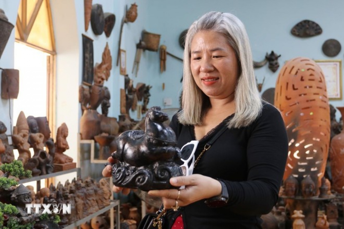 Tuai damuai palih ruah anek athur ngak meng lan Cam Hamu Craok